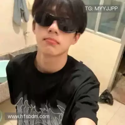 仲灵楚